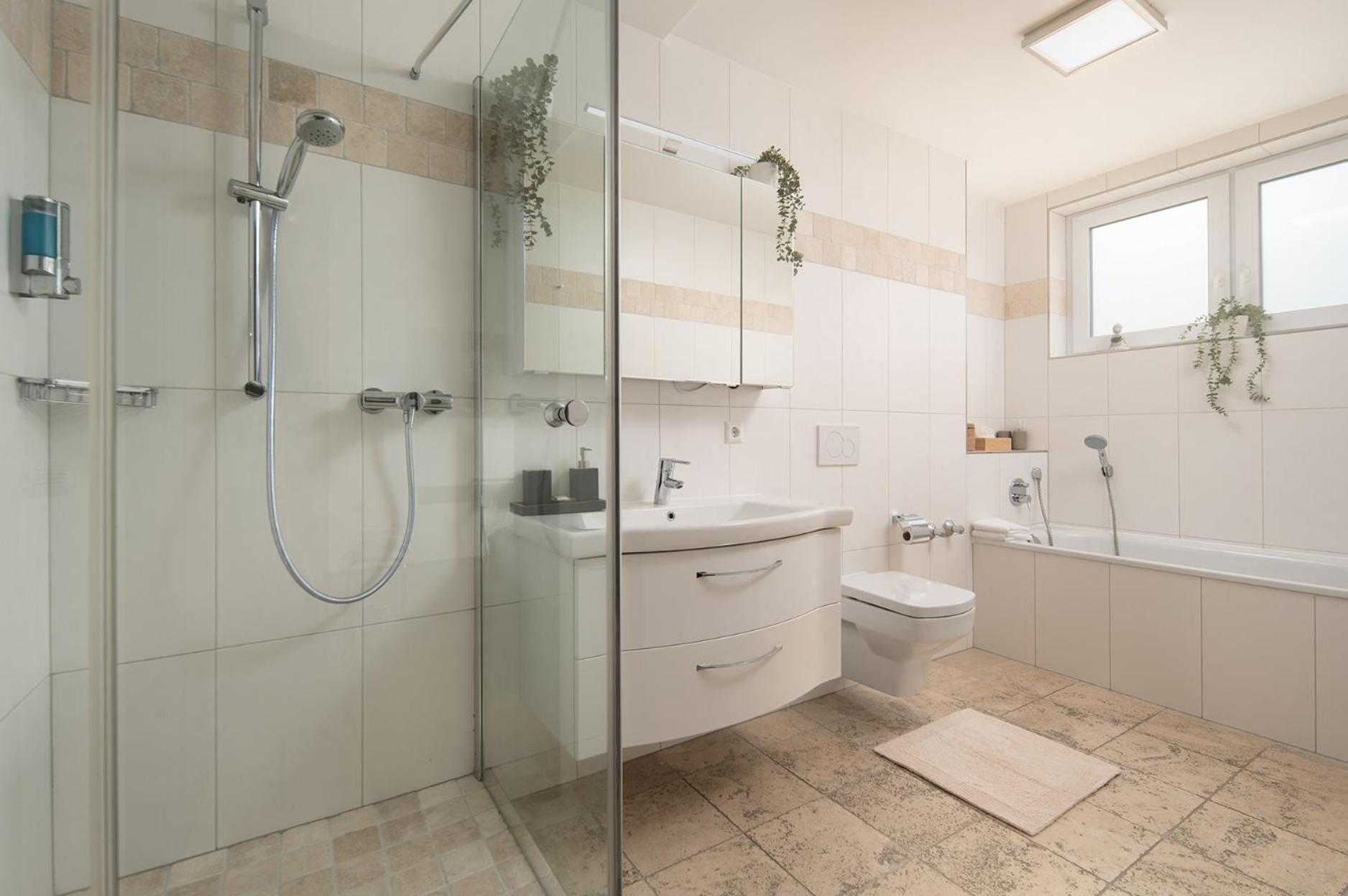Hotel Vier Jahreszeiten Therme & Kliniken Bad Krozingen Naehe Freiburg & Schwarzwald Ideal Fuer Wellness Kur & Business Ausfluege 24H Check In- Wlan & Parken Gratis Exteriér fotografie